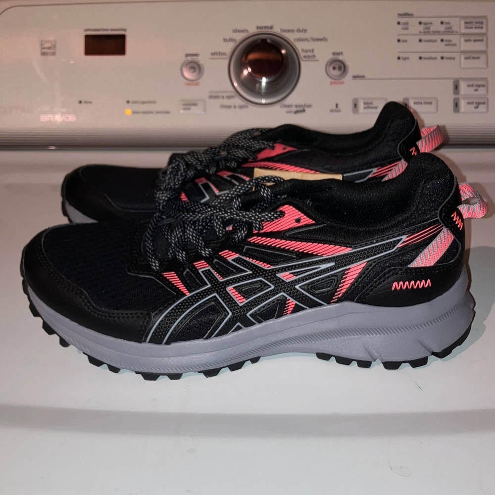 ASICS Women's Black and Pink Sneakers